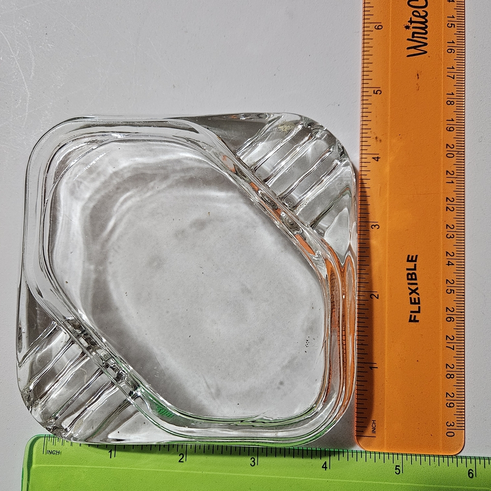 Ashtrays - Picture 7 of 8